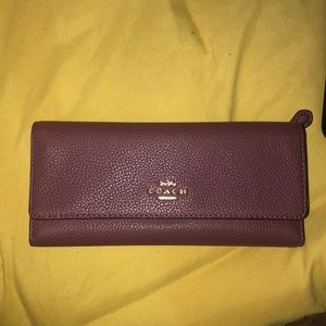 New coach wallet bought as a gift but never used
